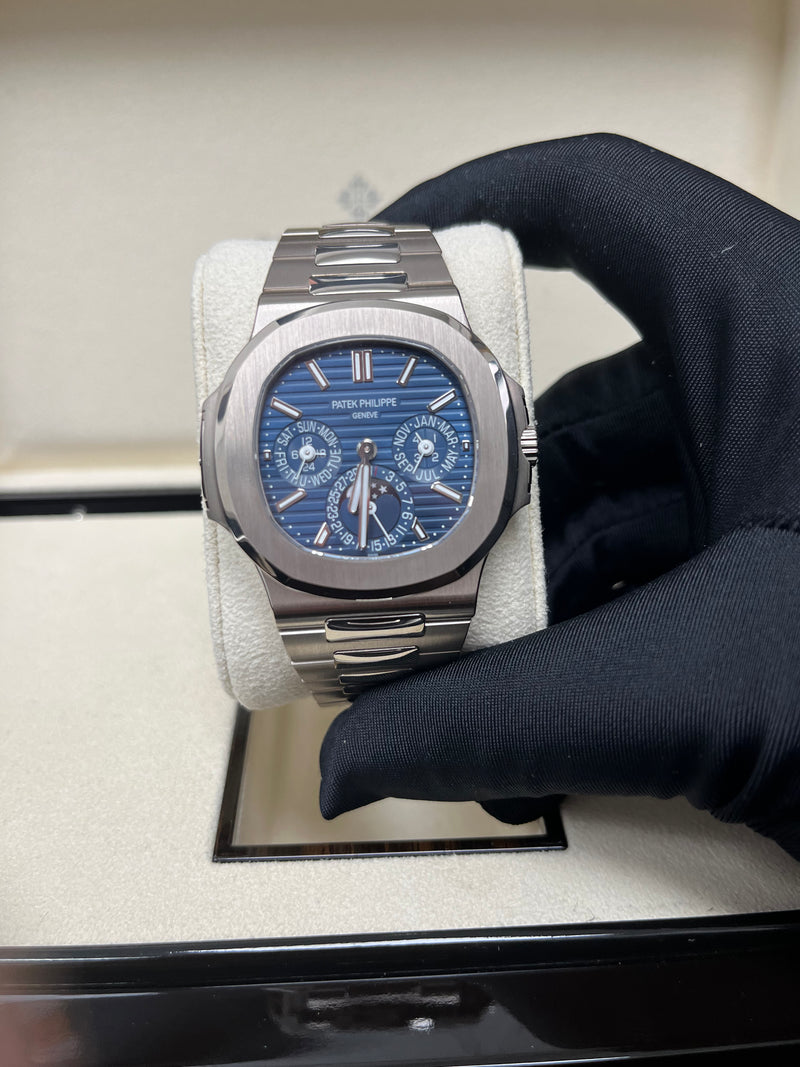 Hands-On With The Patek Philippe Nautilus 5740/1G
