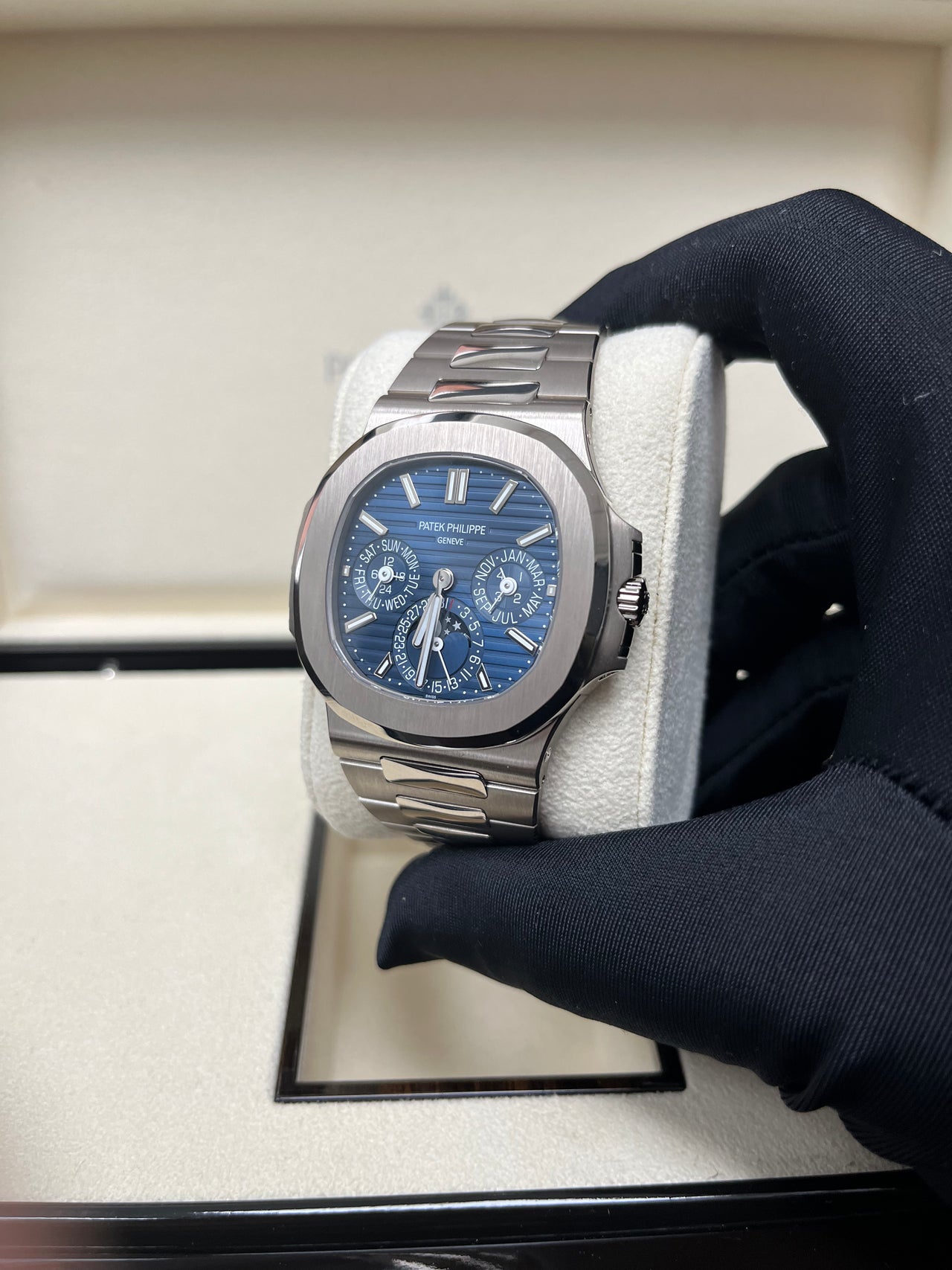 Patek Philippe Nautilus Perpetual Calendar Sunburst White Gold/ Blue Dial (Ref#5740/1G-001)