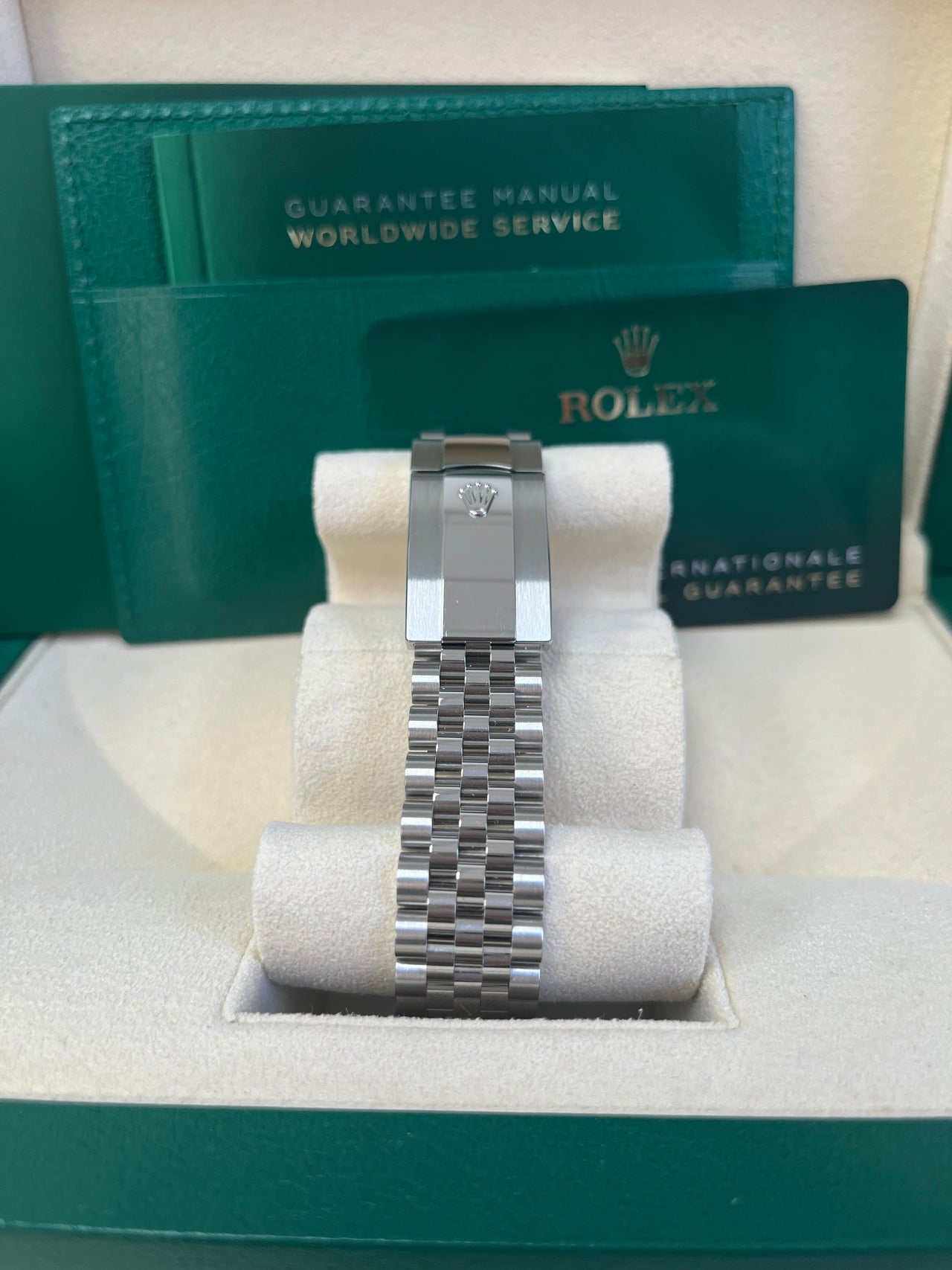 Rolex Datejust Oyster 41 mm Oystersteel Mint Green Dial Fluted Bezel Jubilee Bracelet (Reference # 126334)