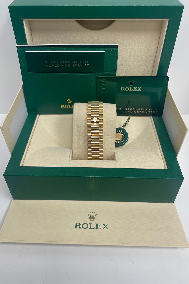 Rolex Day-Date 40 Yellow Gold - Black Diamond Dial