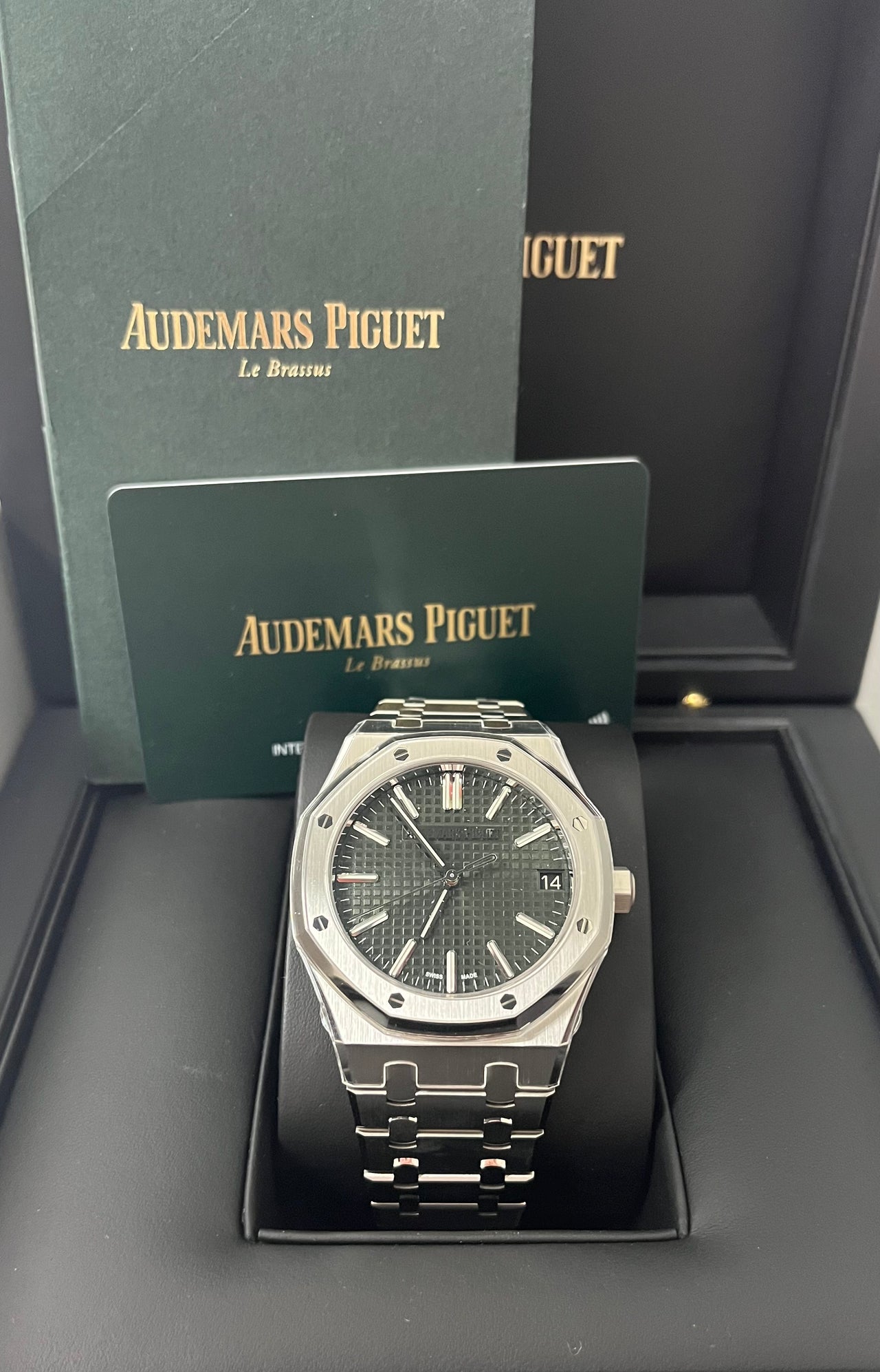 Audemars Piguet Royal Oak Selfwinding 41 mm Stainless Steel Green Dial 15510ST.OO.1320ST.09