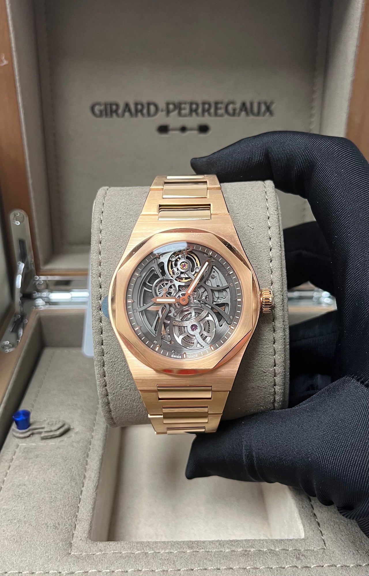 Girard Perregaux Laureato Skeleton 81015-52-002-52A