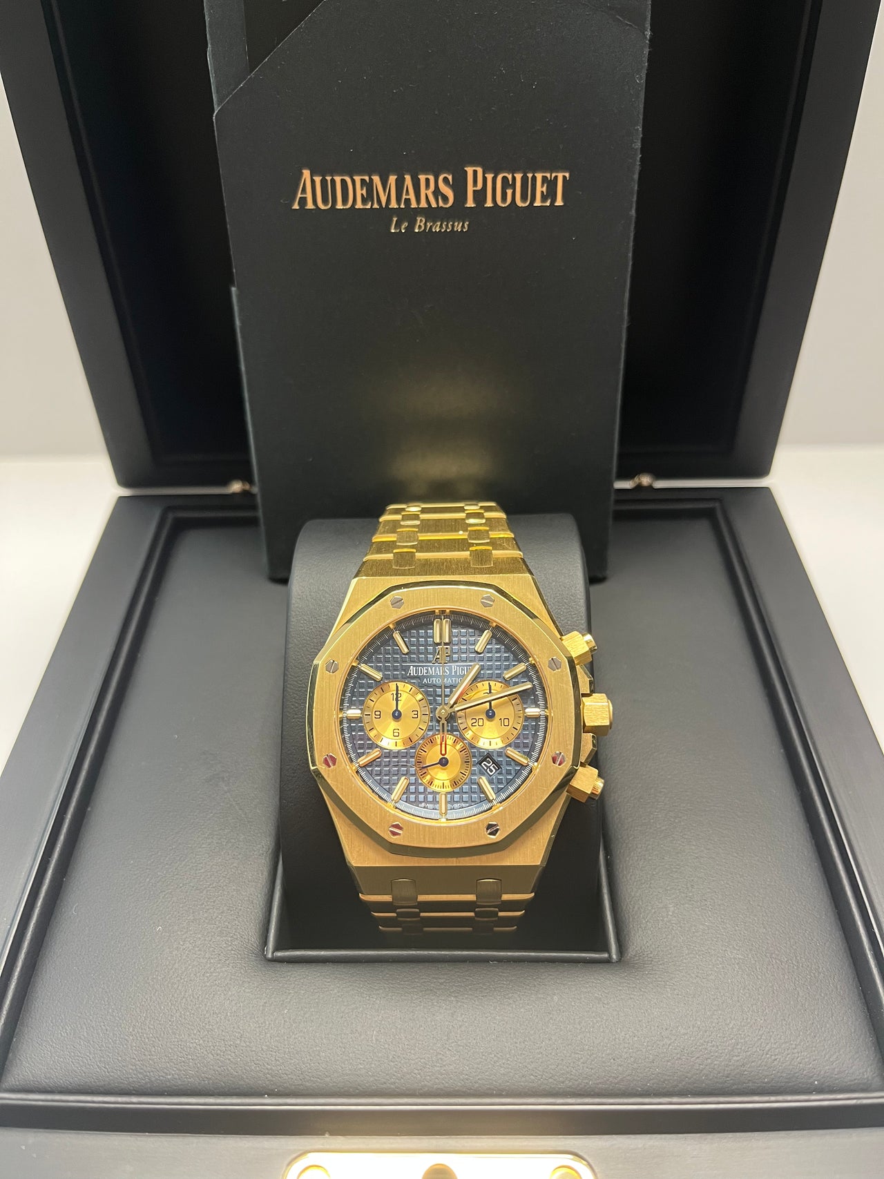 Audemars Piguet Royal Oak Selfwinding Chronograph 41mm/ 18k Yellow Gold/ Blue Dial/ Yellow Sub-Dials (Ref # 26331BA.OO.1220BA.01)