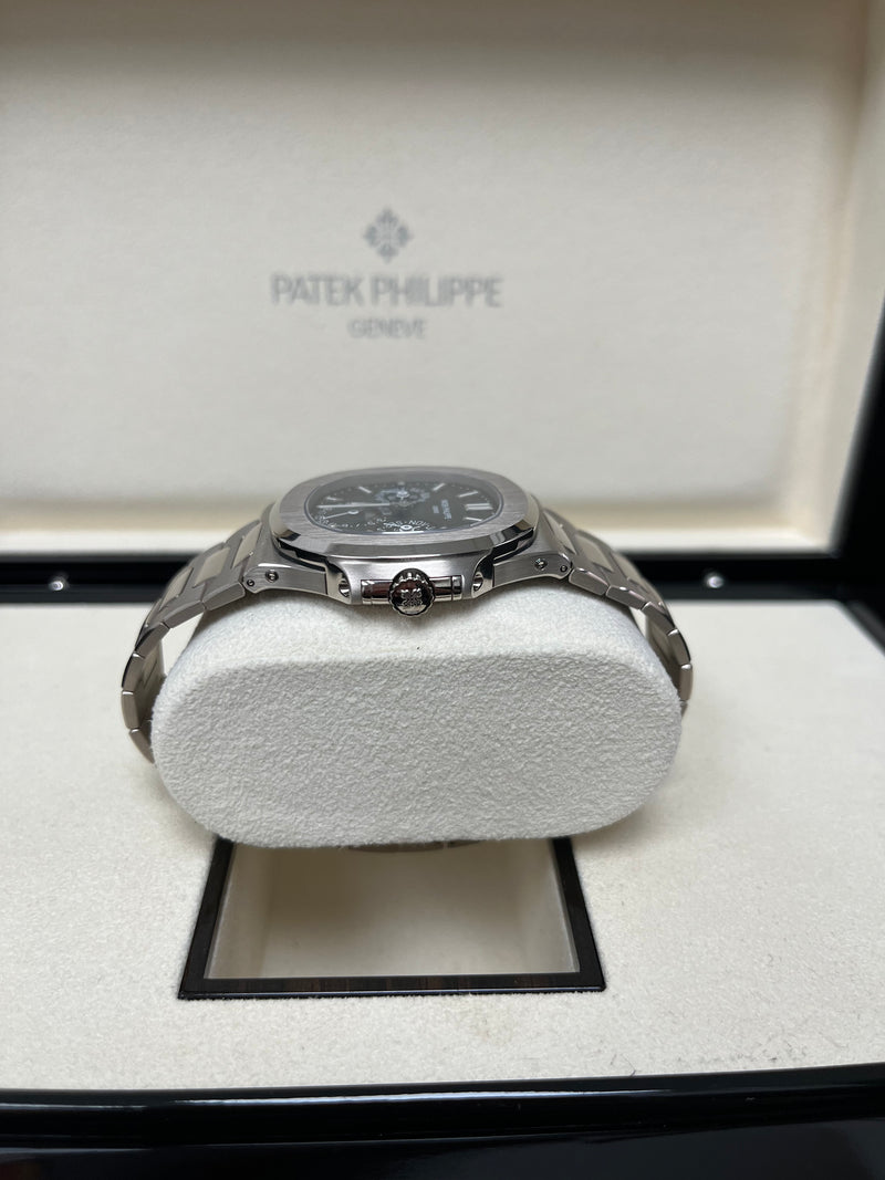Patek Philippe Nautilus 5740/1G-001 Perpetual Calendar Moonphase 2018 | Luxury Watches