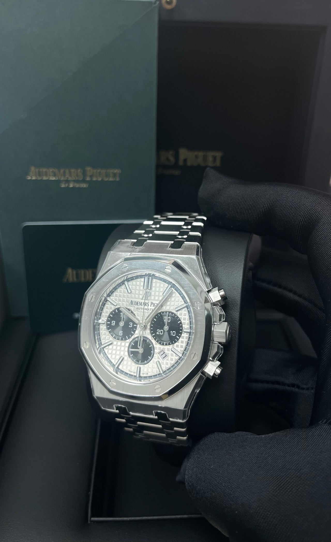 Audemars Piguet Royal Oak Selfwinding Chronograph/ Stainless Steel/ Panda Dials (Ref#26331ST.OO.1220ST.03)