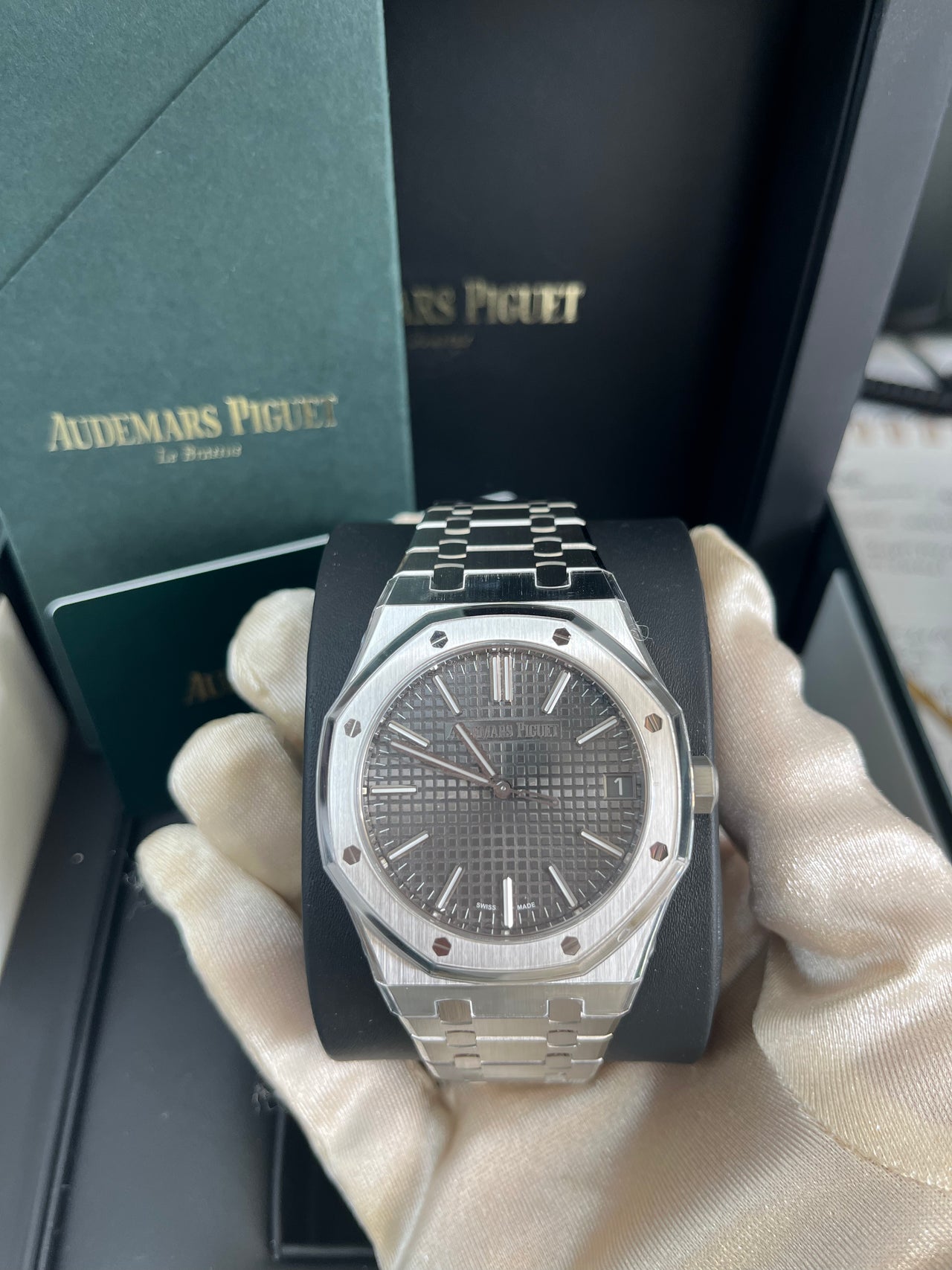 Audemars Piguet ROYAL OAK SELFWINDING "50TH ANNIVERSARY Grey dial 15510ST.OO.1320ST.05