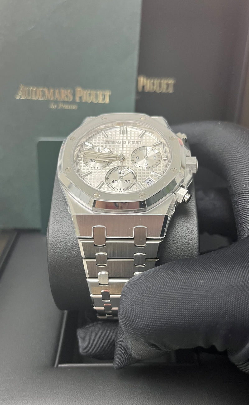 Ap royal oak 2025 chronograph white dial