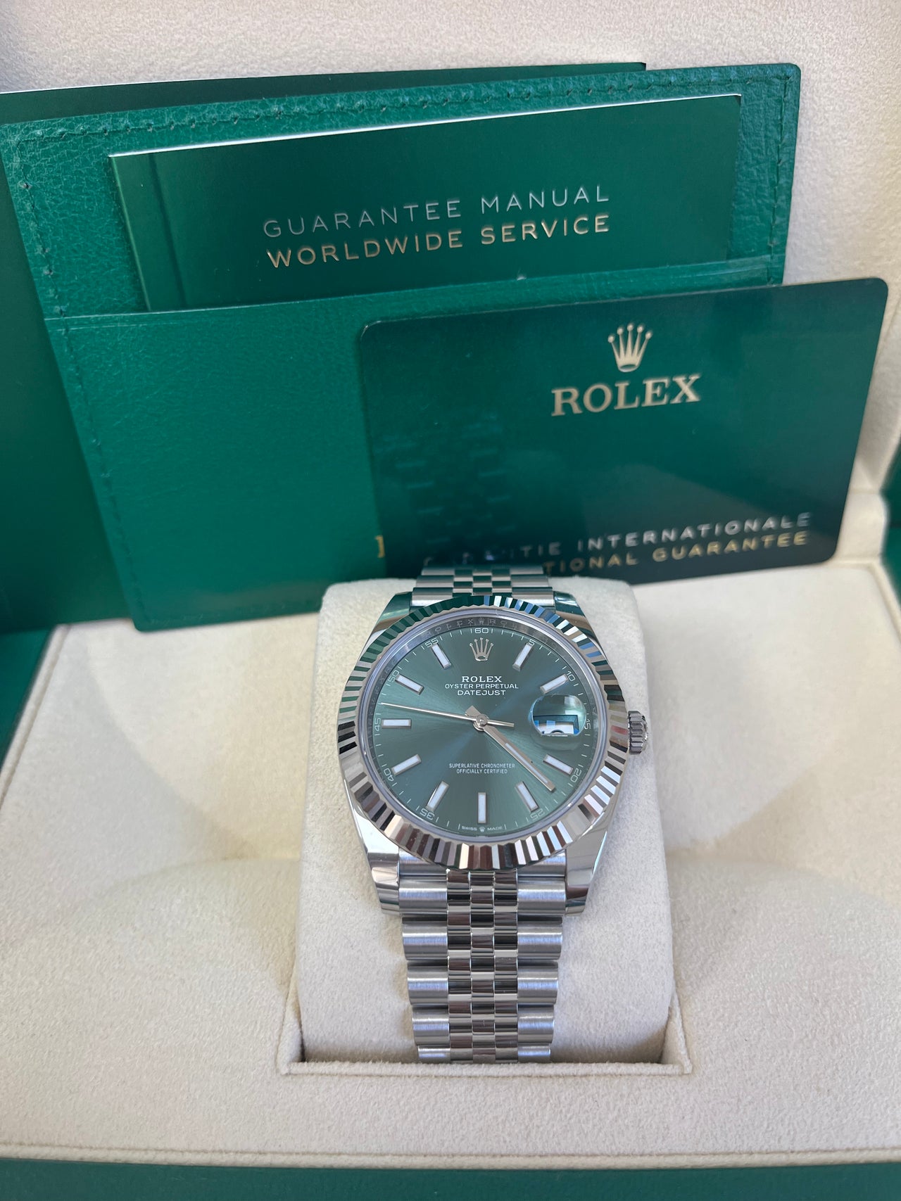 Rolex Datejust Oyster 41 mm Oystersteel Mint Green Dial Fluted Bezel Jubilee Bracelet (Reference # 126334)