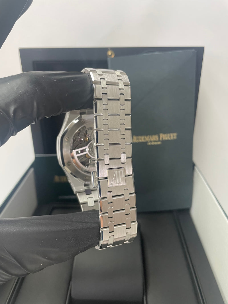 Audemars Piguet ROYAL OAK SELFWINDING CHRONOGRAPH “50TH ANNIVERSARY” STEEL BRACELET WHITE DIAL (Ref # 26240ST.OO.1320ST.03)