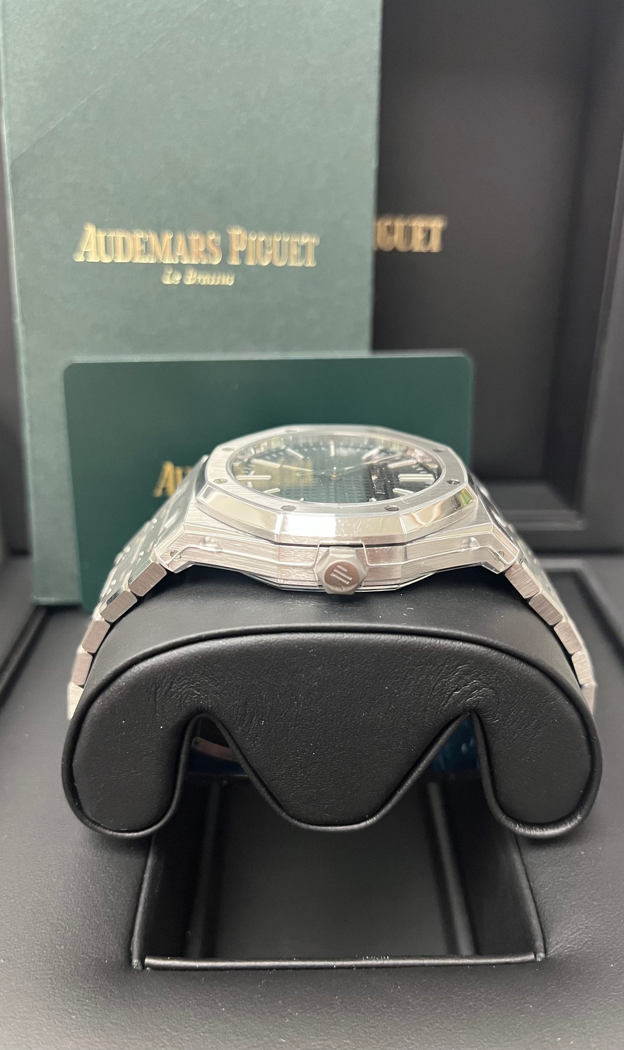 Audemars Piguet Royal Oak Selfwinding 41 mm Stainless Steel Green Dial 15510ST.OO.1320ST.09