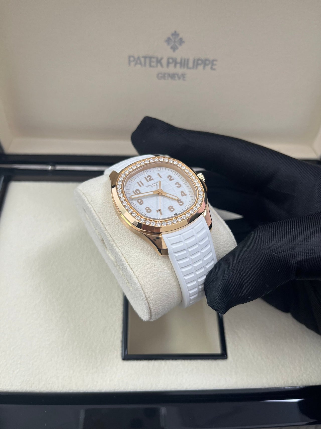 Patek philippe aquanaut ladies best sale