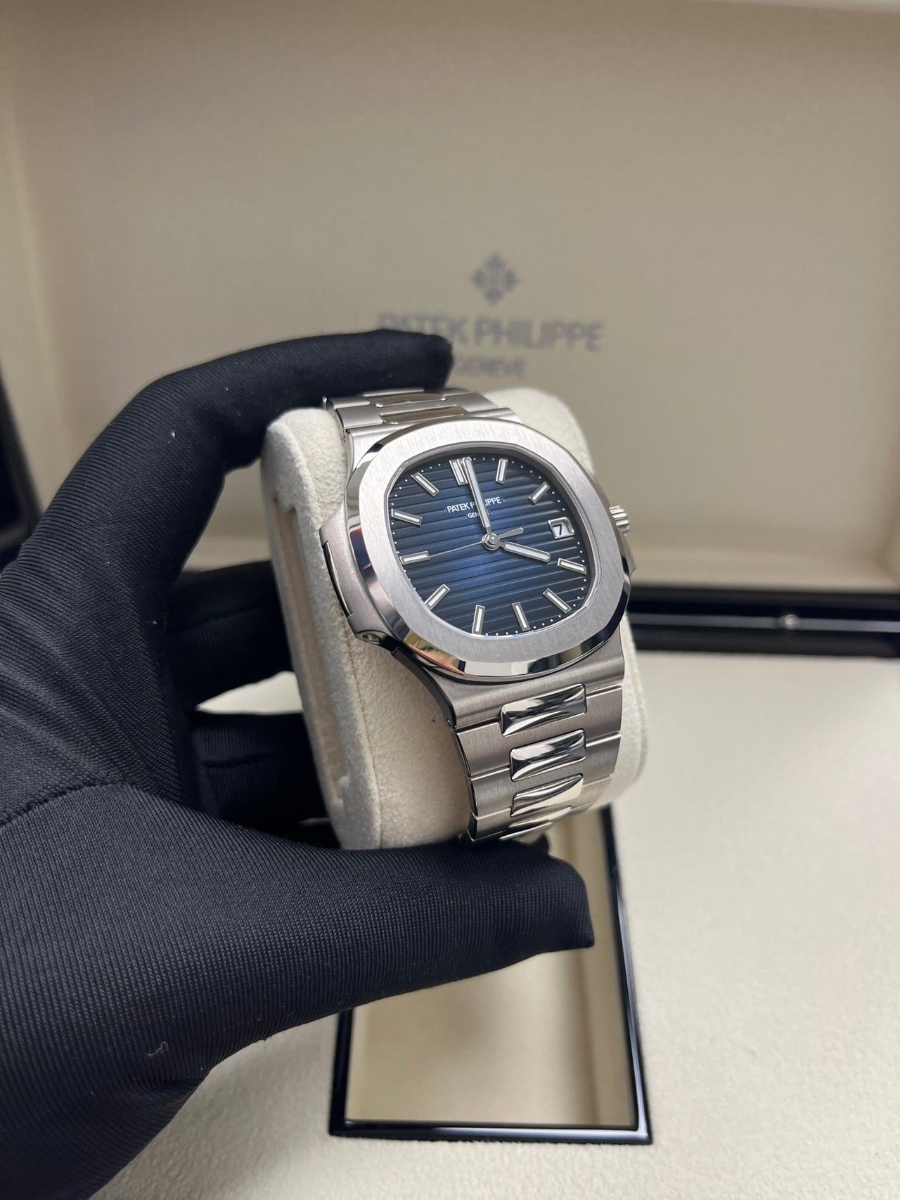 Patek Philippe Nautilus Blue Dial White Gold 5811/1G-001 - WatchesOff5thWatches