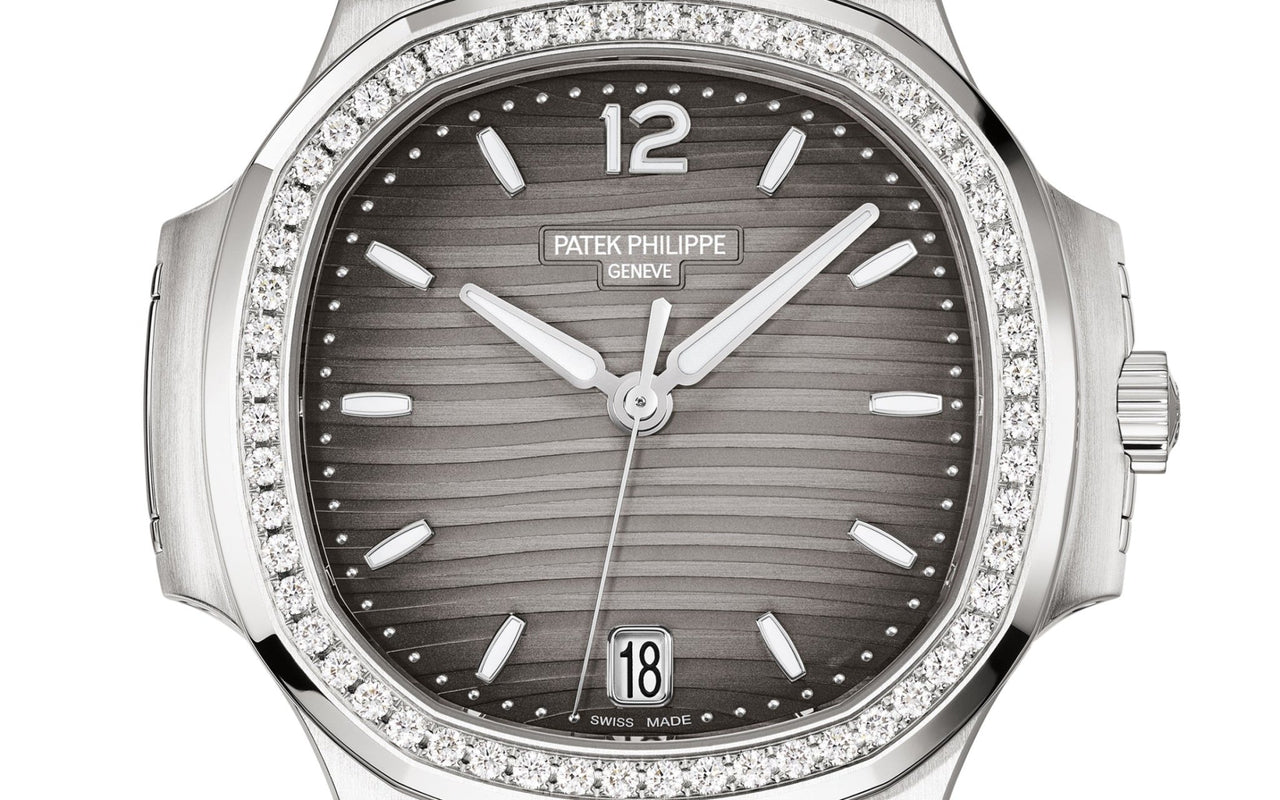 Patek Philippe Nautilus Ladies 35.2mm 7118/1200A-011 - WatchesOff5th