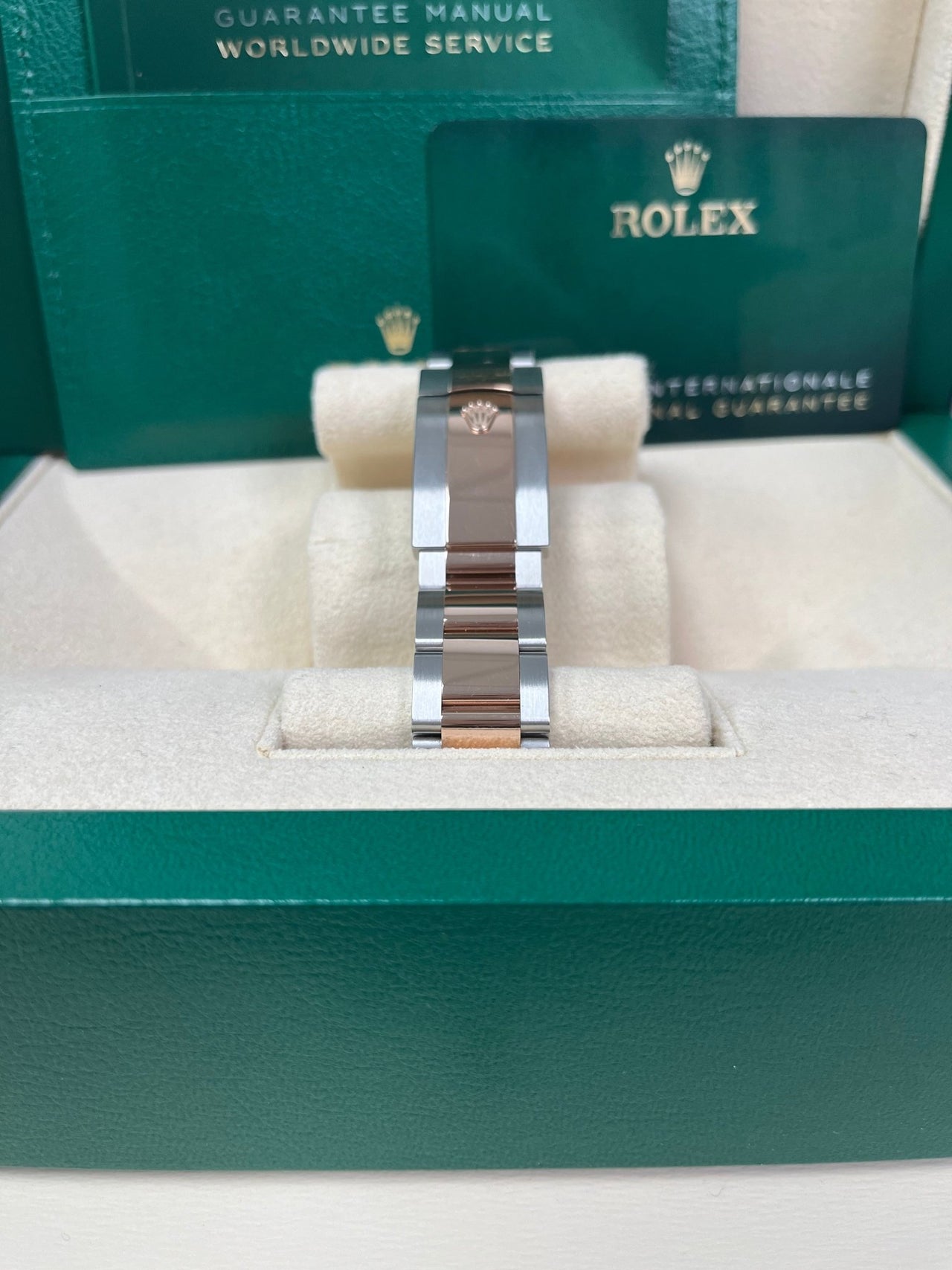 Rolex Datejust 41 Two-Tone Stainless Steel and Rose Gold / Sundust Index Dial / Fluted Bezel / Jubilee Bracelet (Ref#126331) - WatchesOff5thWatch