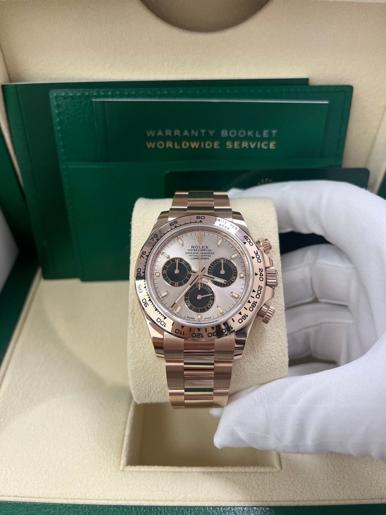 Rolex Daytona 40mm/ 18k Rose Gold/ 2021 Sundust Index Cosmograph Dial/ Black Sub-dials (Ref# 116505) - WatchesOff5thWatch