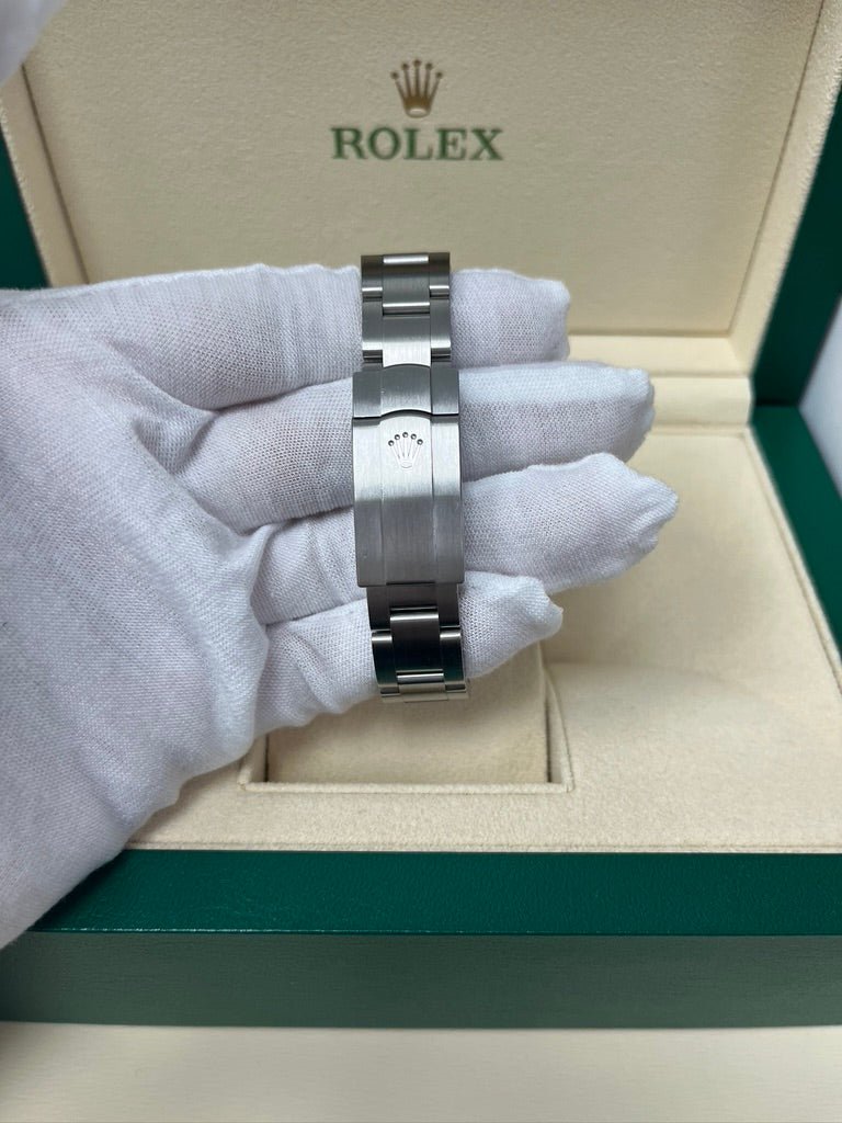 Rolex Oyster Perpetual 31 Domed Bezel Blue Index Dial Oyster Bracelet Ref 277200